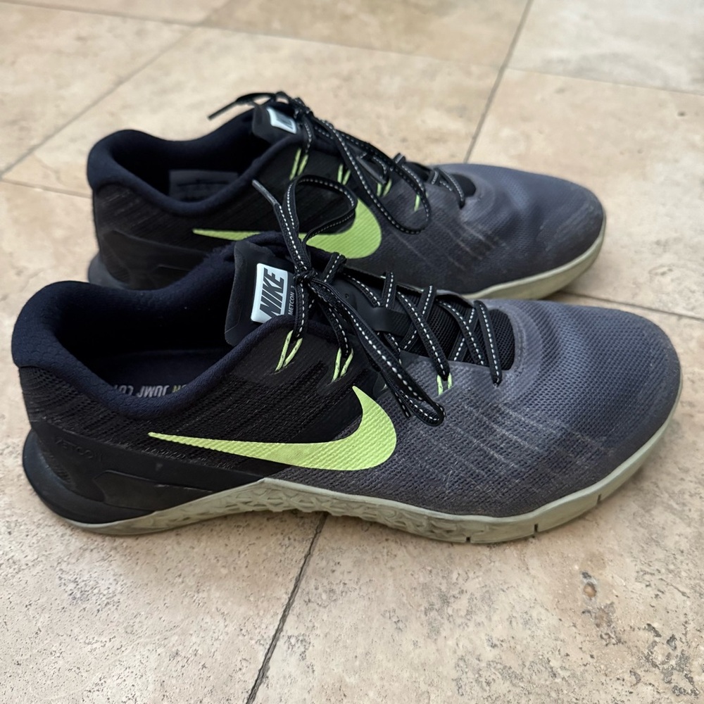 Nike Metcon 3 Women’s Training Shoe Size 10.5 Ghost Grey/Green Yellow